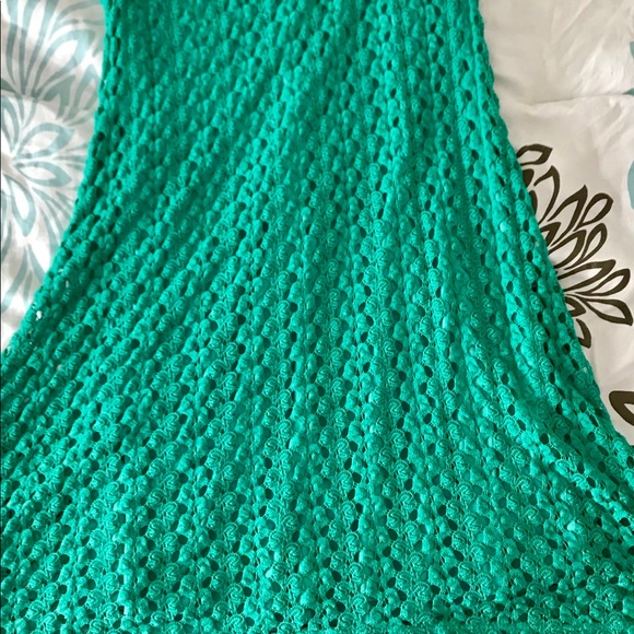 Green crochet sleeveless hi-lo hem dress - Picture 2 of 4